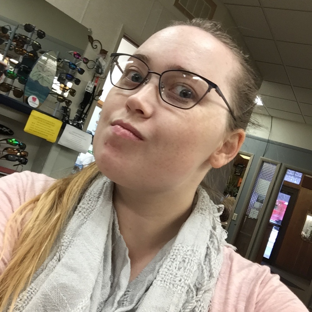 Meet your Posher, Stephanie
